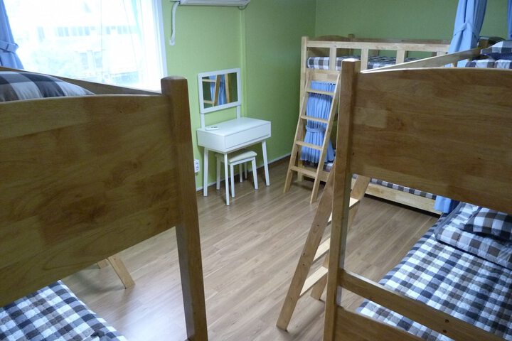 Room 10 of 43