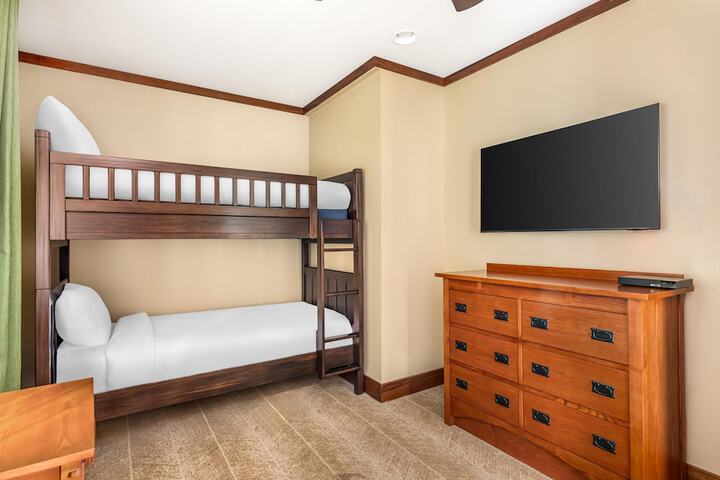 Room 6 of 55