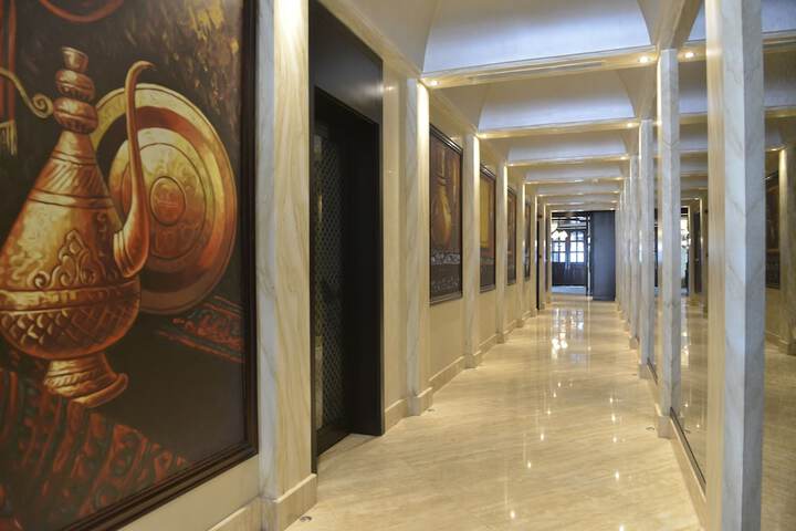 Ballroom/Hall 74 of 82