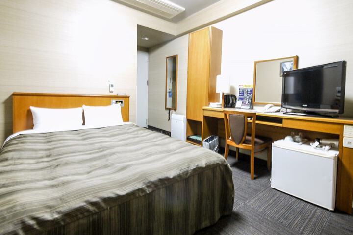 Room 4 of 24
