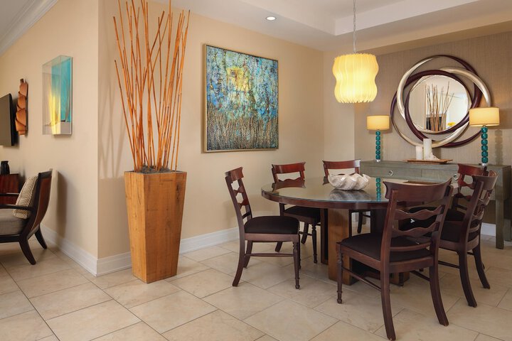 Dining Photos