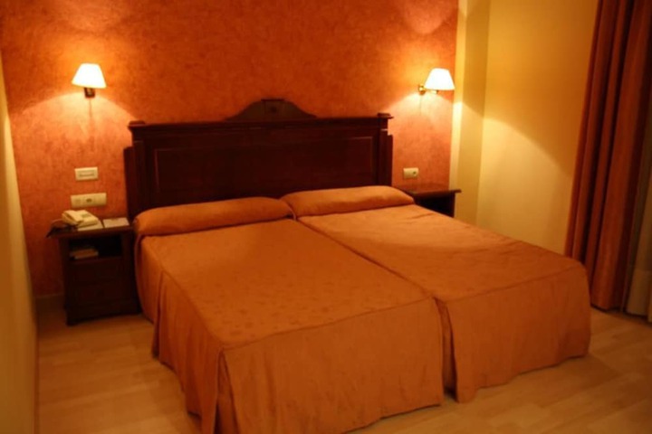 Room 8 of 39