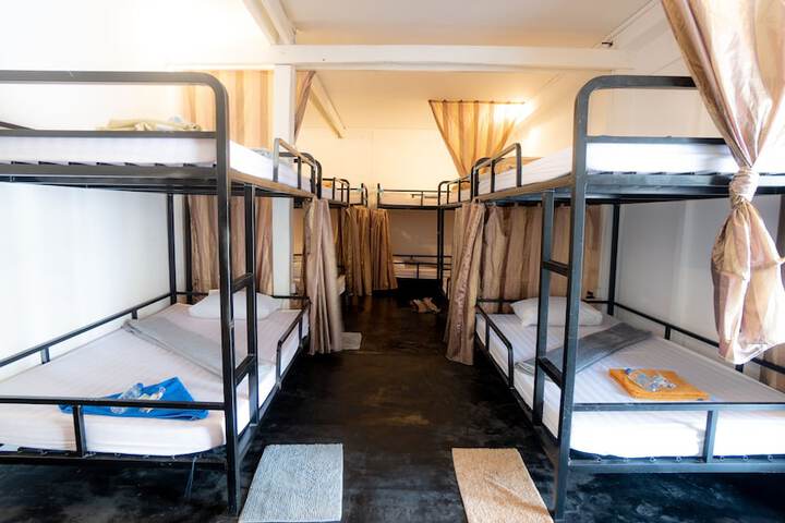 Room 35 of 62