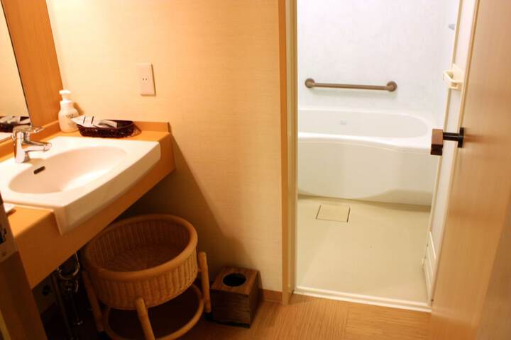 Room 25 of 57