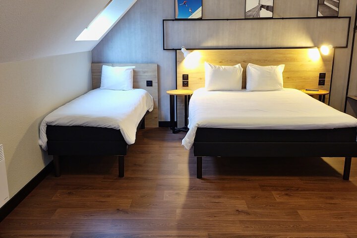 Room 3 of 49