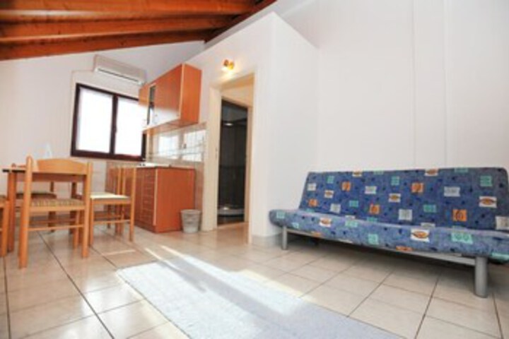 Room 6 of 21