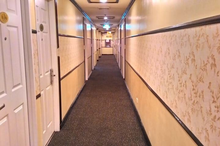 Ballroom/Hall 22 of 24