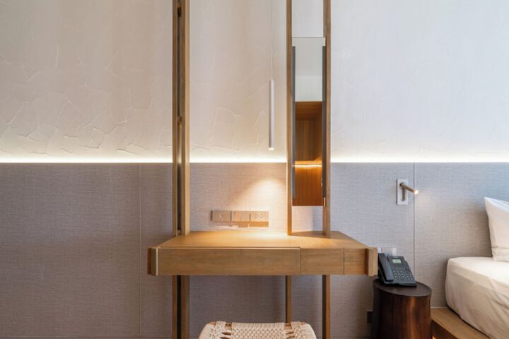 Room 52 of 150