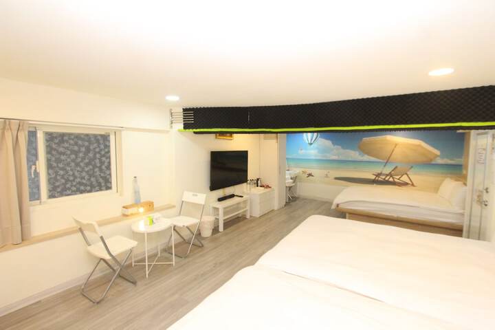Room 105 of 246