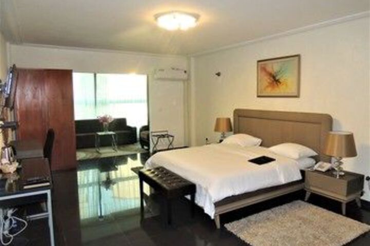 Room 25 of 95
