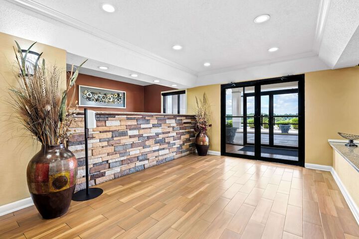 Entrance & Lobby