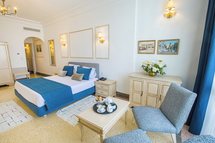 Room 15 of 52