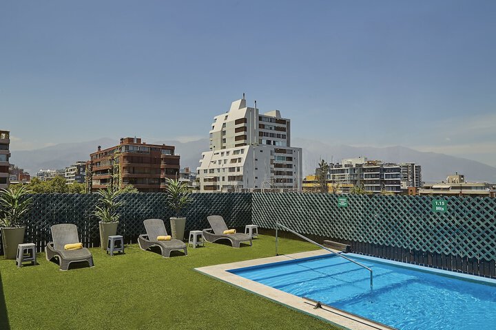 Hotel Pool