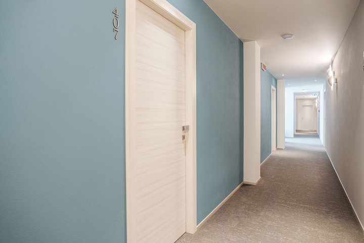 Room 18 of 90