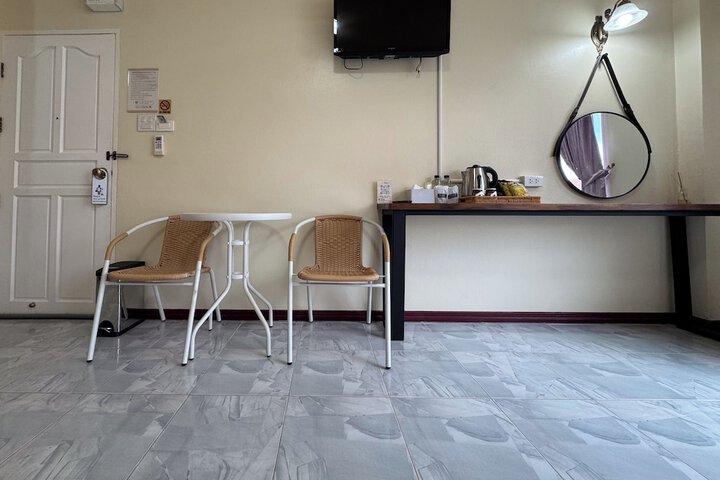 Room 5 of 62
