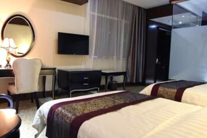 Room 2 of 7