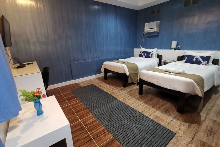 Room 6 of 125
