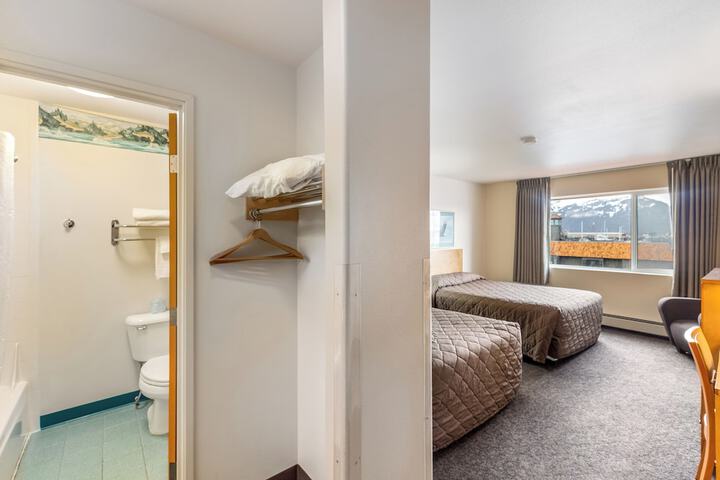 Room 30 of 127