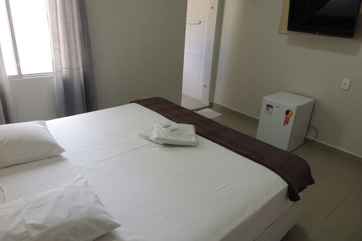 Room 4 of 107