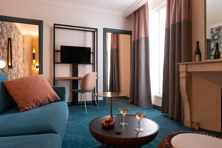 Room 3 of 34