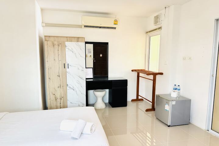 Room 50 of 95