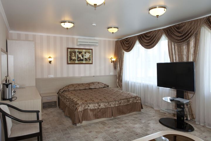 Room 27 of 93
