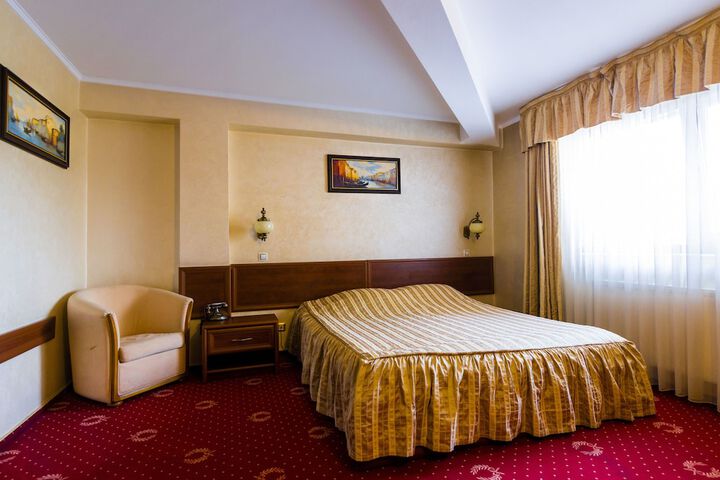 Room 12 of 78