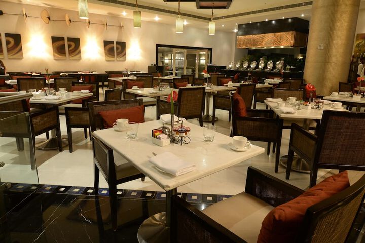 Dining 78 of 133