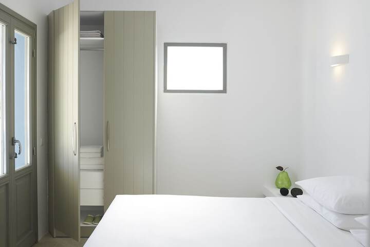 Room 10 of 90