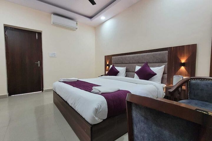 Room 15 of 46
