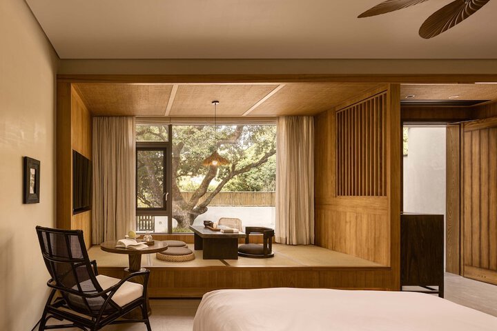 Room 34 of 172