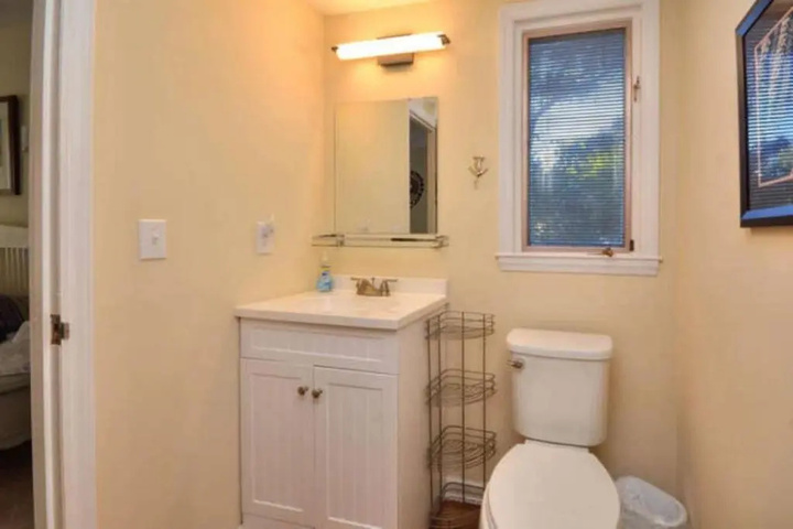 Room 8 of 22