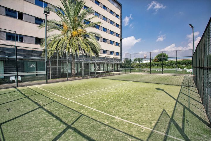 Tennis court