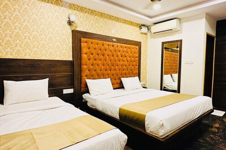Room 6 of 17