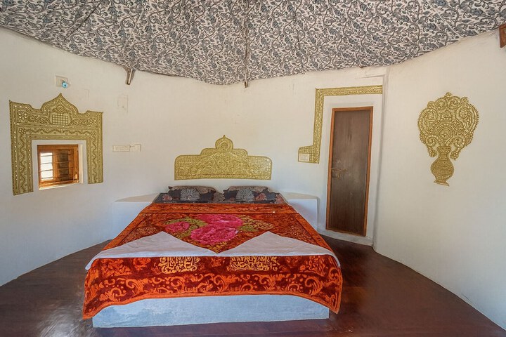 Room 8 of 14