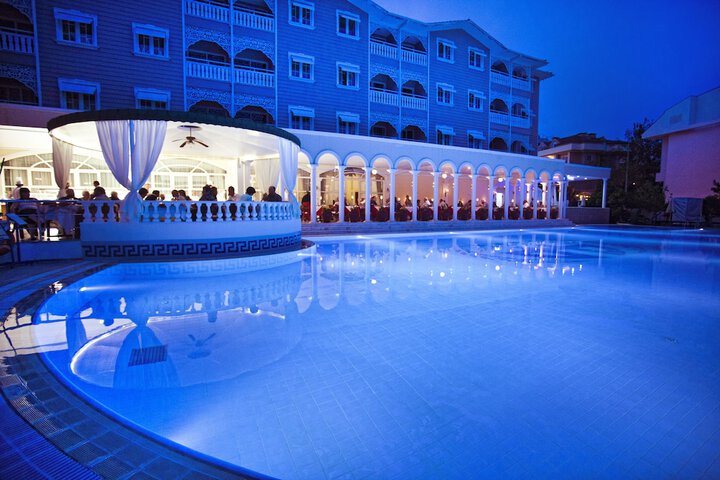 Pools & Facilities