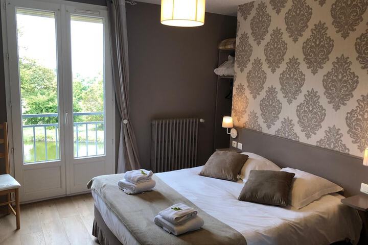Room 10 of 46