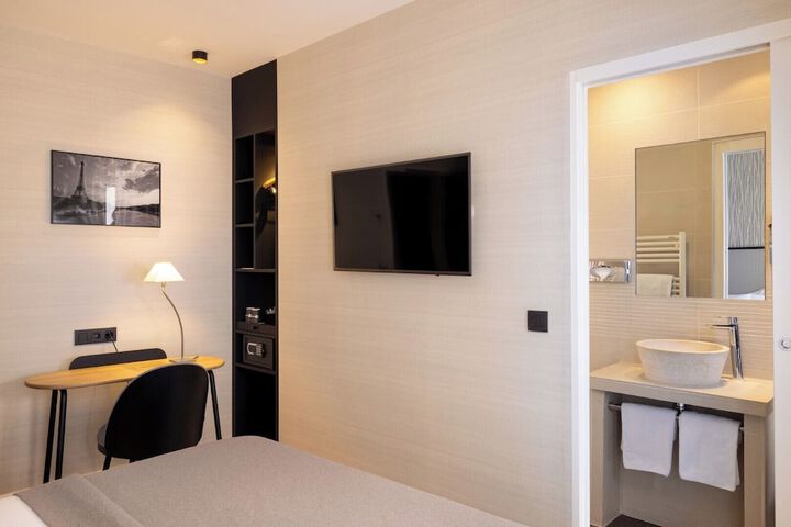 Room 19 of 48