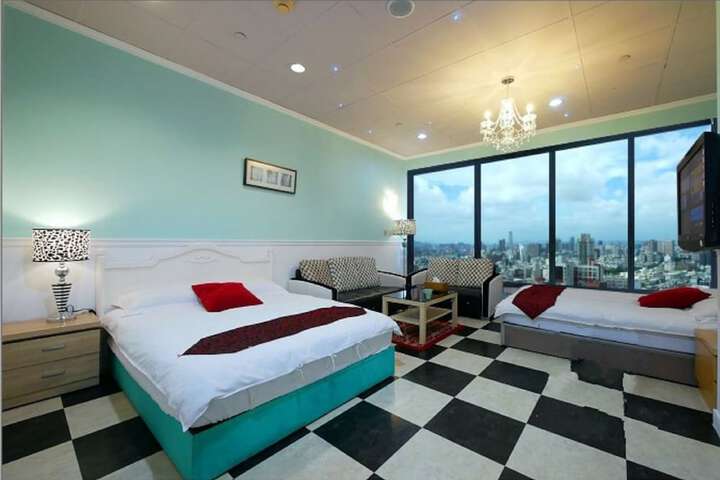 Room 43 of 98
