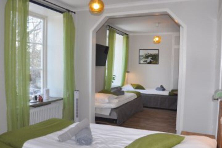 Room 32 of 138