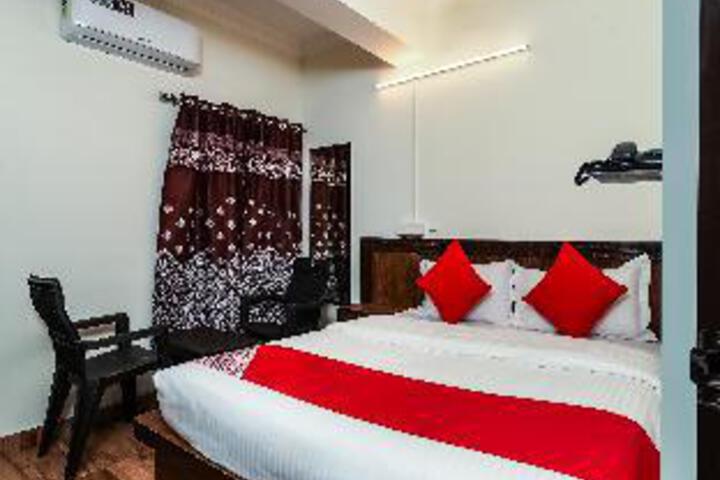 Exterior of HOTEL NAIDU GRAND BY OYO ROOMS