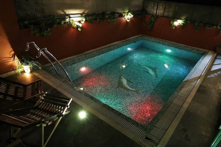 Pool 51 of 84
