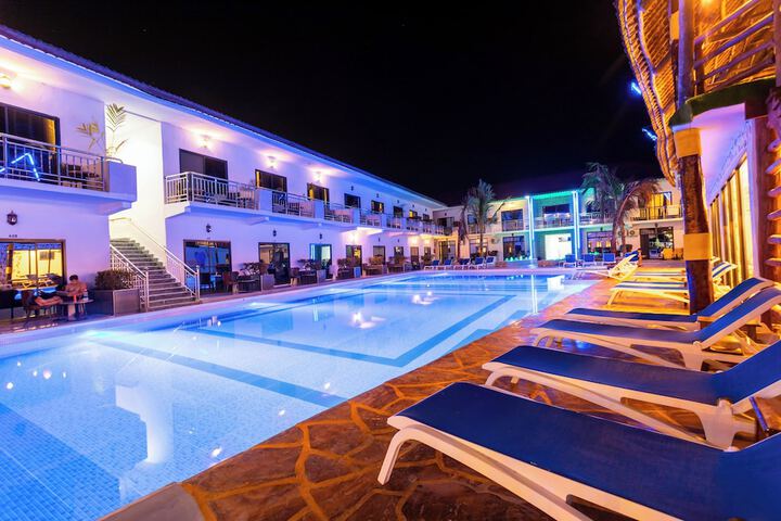 Pool 87 of 163