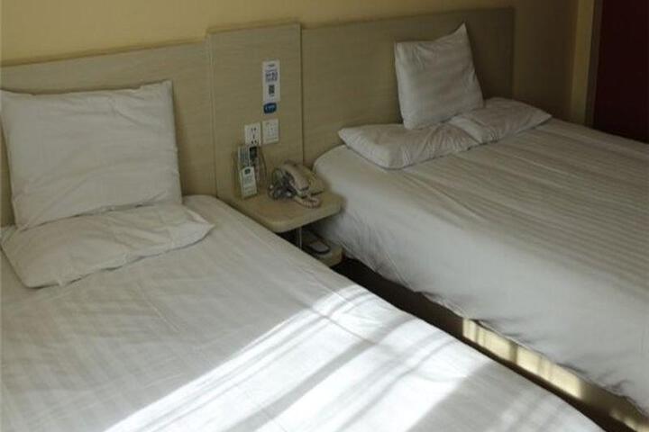 Room 2 of 8