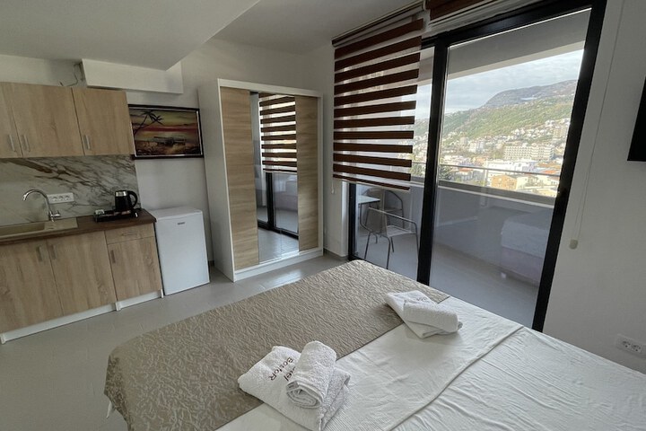 Room 12 of 92