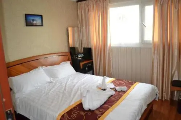 Room 2 of 10