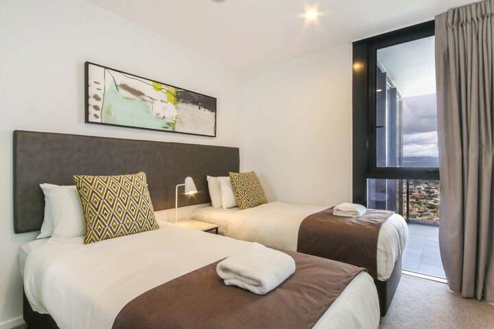 Room 4 of 24