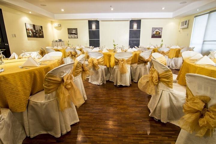 Ballroom/Hall 45 of 49