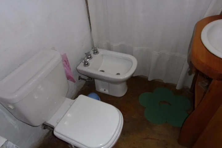 Room 6 of 11