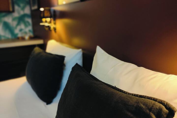 Room 52 of 74